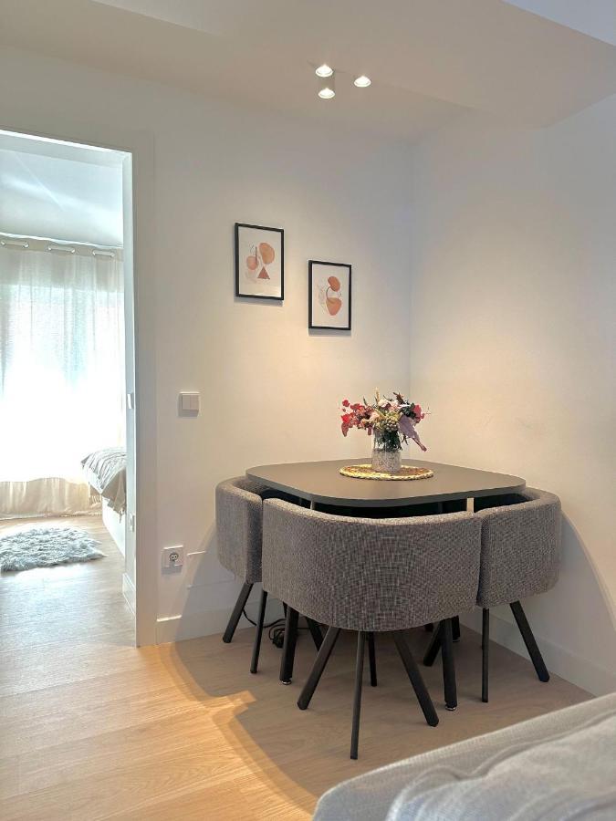Private Room In A Shared Apartment, Habitacion Privada En Un Apartamento Compartido En Pacifico, Madrid Luaran gambar